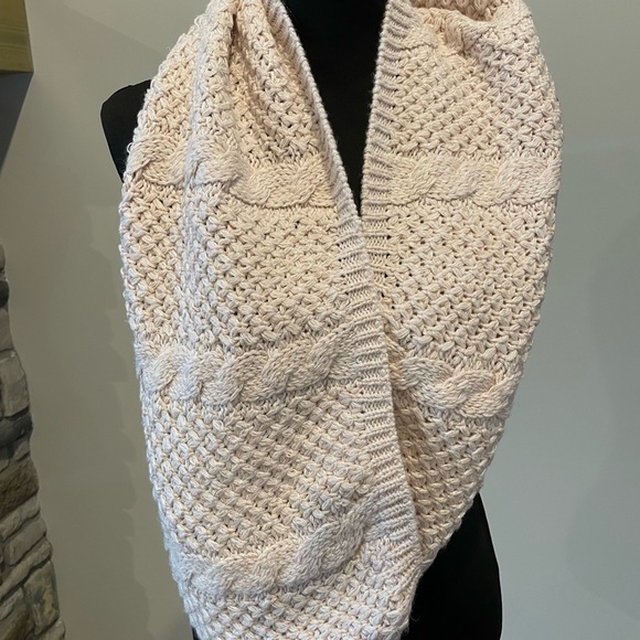 Infinity cable-knit scarf. Blush with gold flecks. Great used condition. - Picture 4 of 4